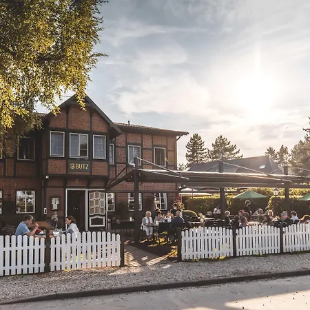 Butz Отель Шарбойц